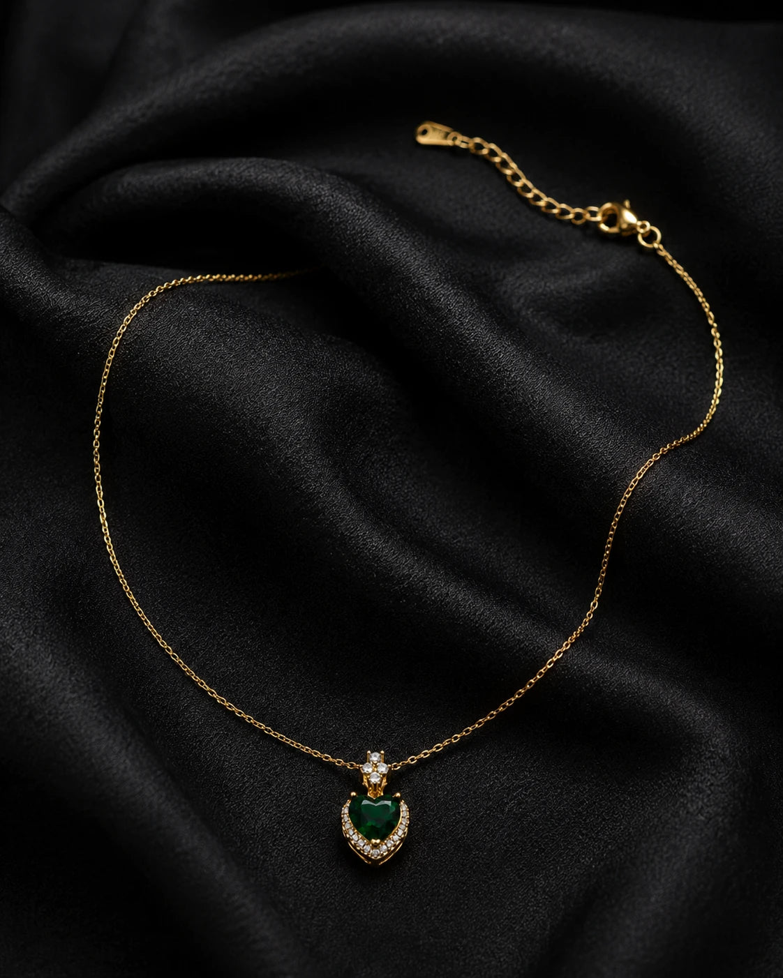Swannah Emerald Glow Necklace
