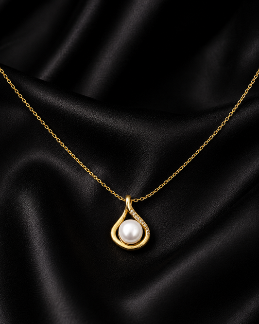 Swannah Pearl Drop Necklace
